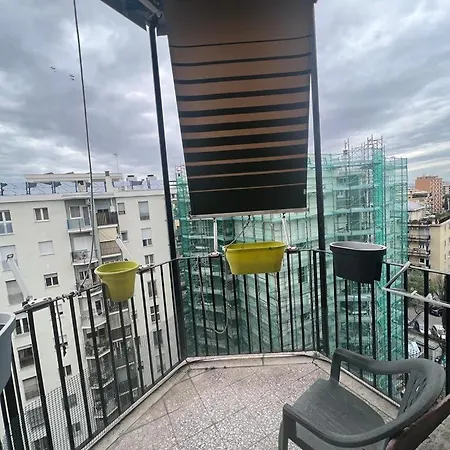 Nathan House, Malatesta Apartman Róma