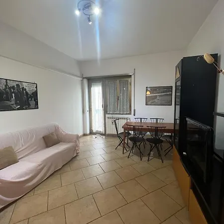 Nathan House, Malatesta Lägenhet